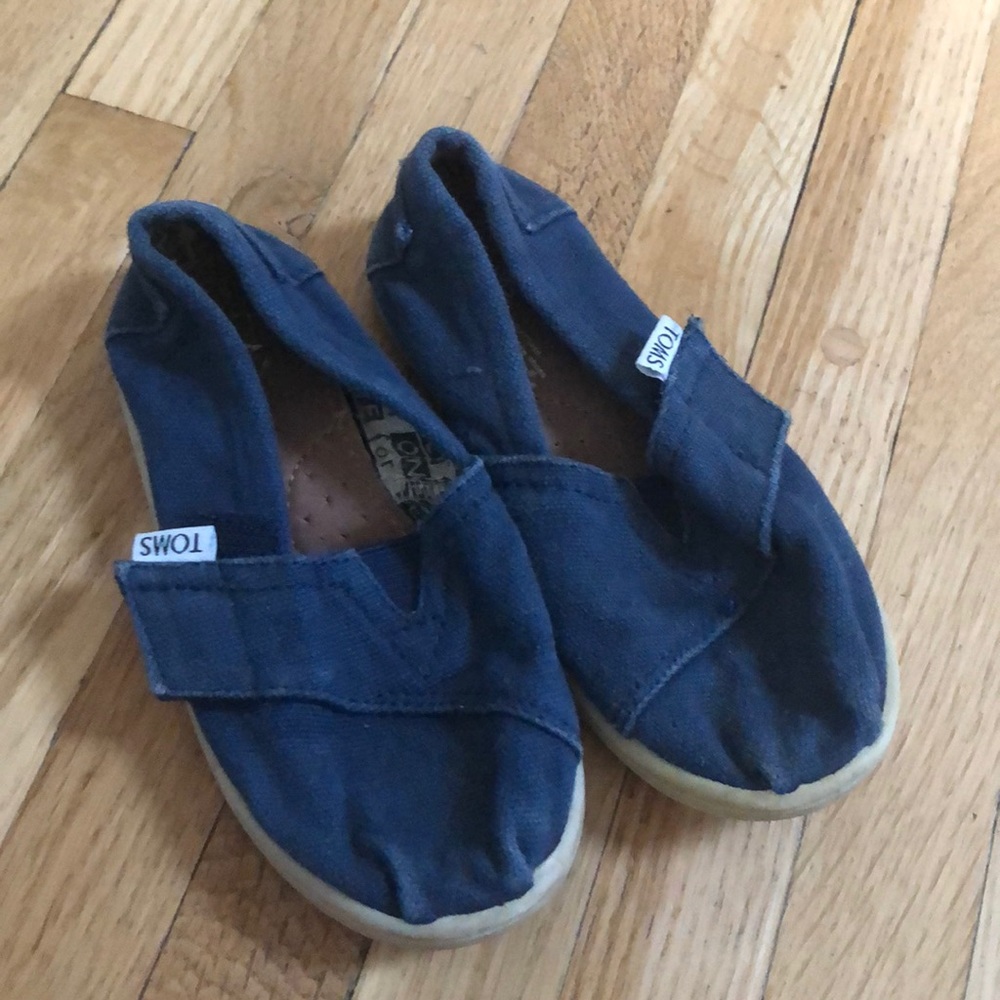 Toms